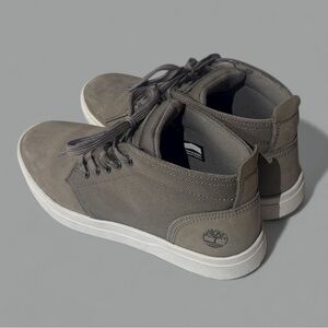 Timberland Men's Davis Square Sneaker - Men’s Size 7 - Like new!